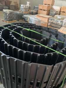 to new caledonia, excavator track group for volvo ec220 shipped (3)