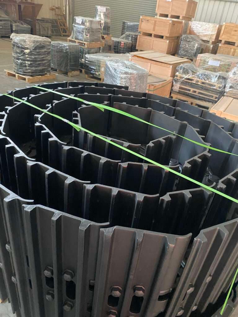 to new caledonia, excavator track group for volvo ec220 shipped (3)