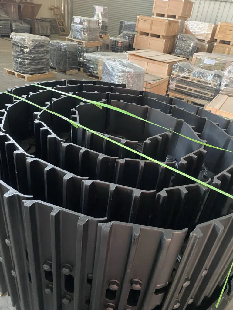 to new caledonia, excavator track group for volvo ec220 shipped (3)
